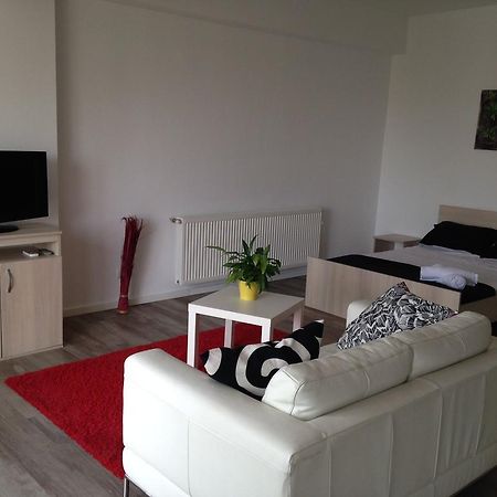 Heights Accommodation Bukarest Zimmer foto