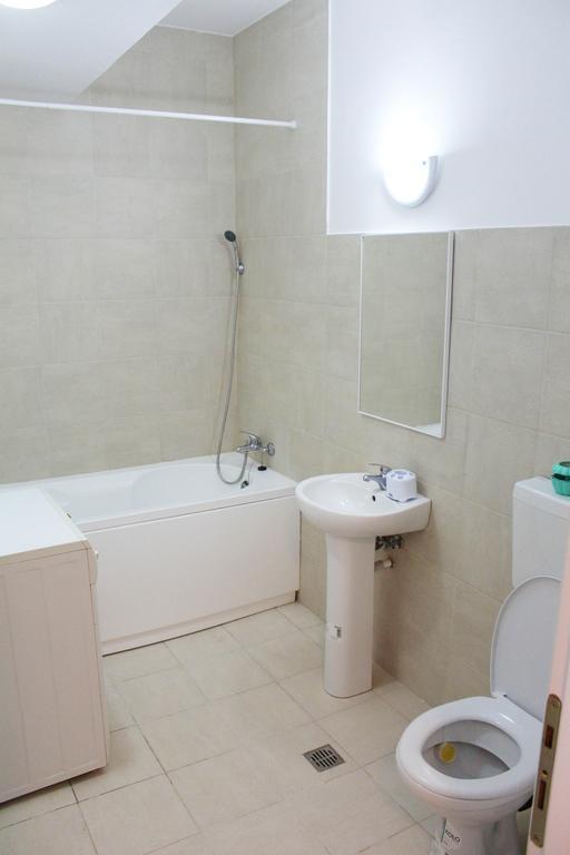 Heights Accommodation Bukarest Zimmer foto