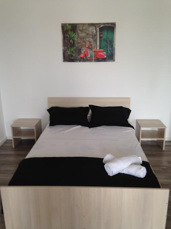 Heights Accommodation Bukarest Zimmer foto