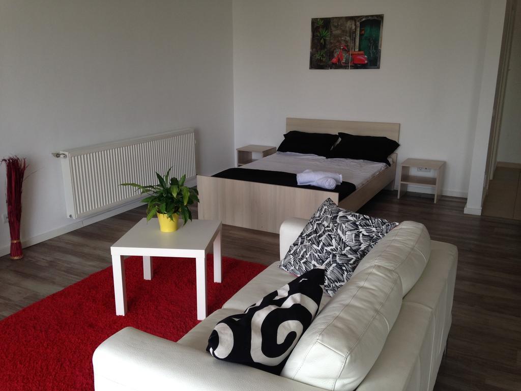 Heights Accommodation Bukarest Zimmer foto